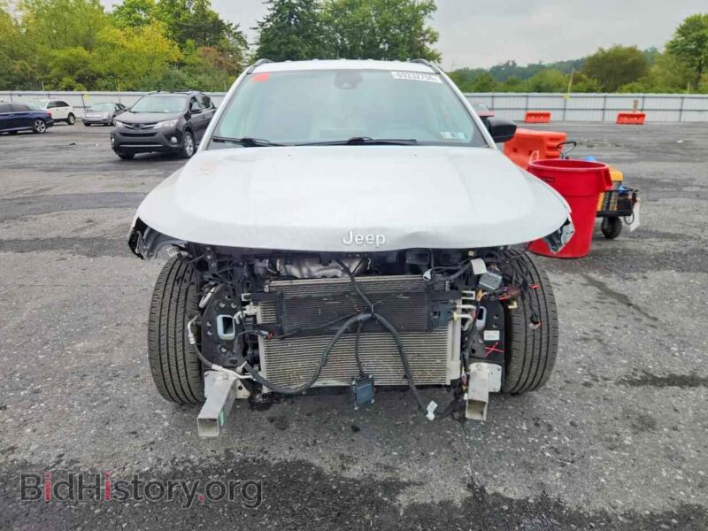 2022 Jeep COMPASS (VIN 3C4NJDFB5NT125931) — photo 5 of 13