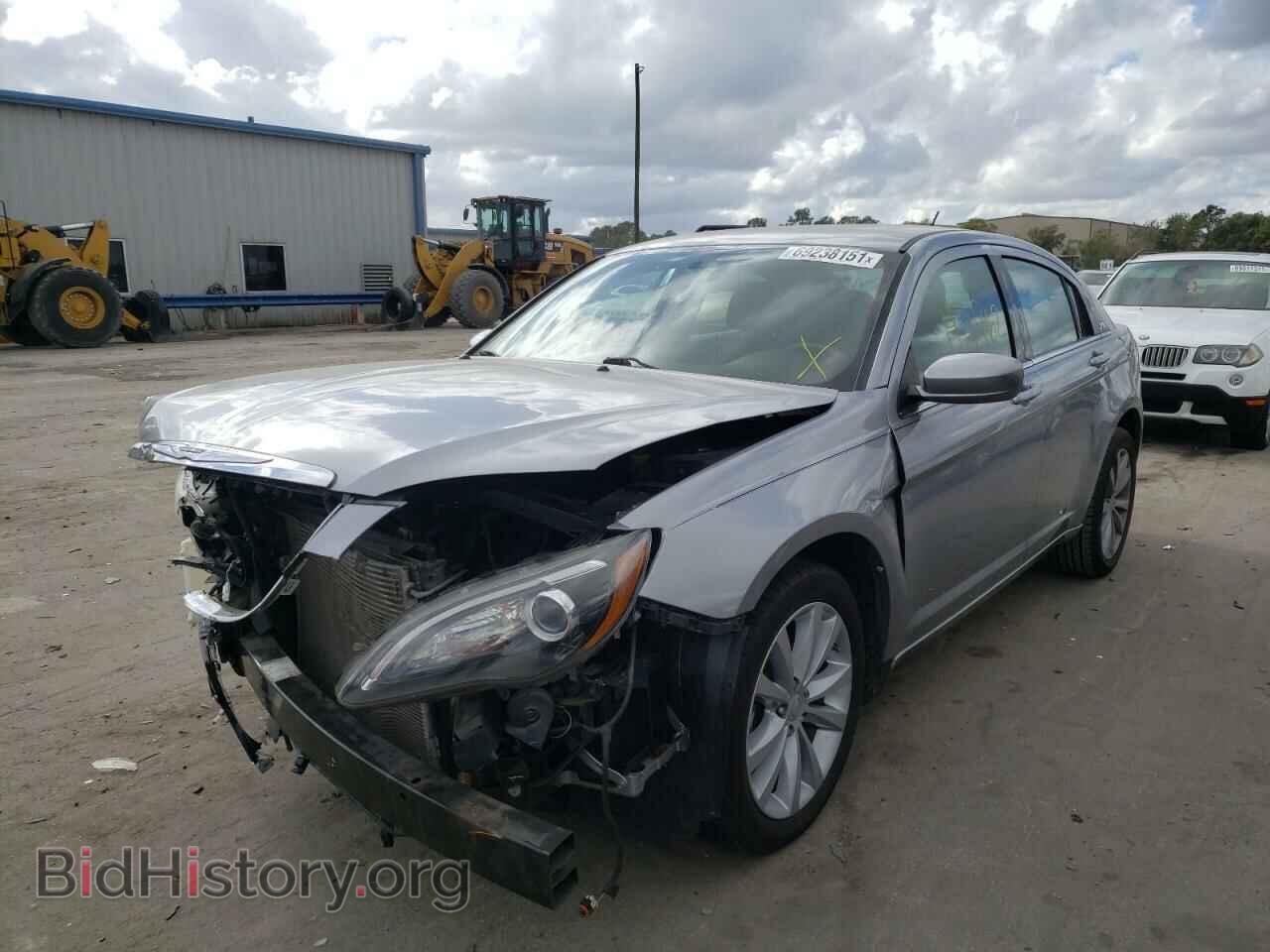 2013 CHRYSLER 200 - VIN: 1C3CCBBB7DN617410 - Фото 2