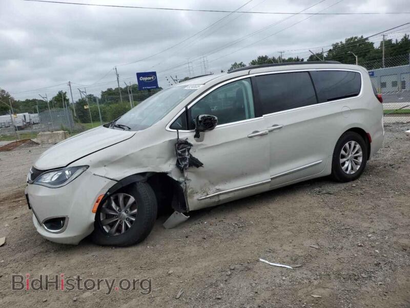 2017 Chrysler PACIFICA Touring L (VIN 2C4RC1BG2HR771298) — фото 1 из 13, Copart, повреждение: днище
