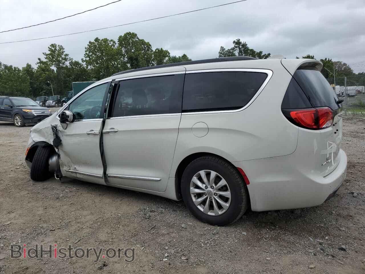 2017 CHRYSLER PACIFICA - VIN: 2C4RC1BG2HR771298 - Photo 2