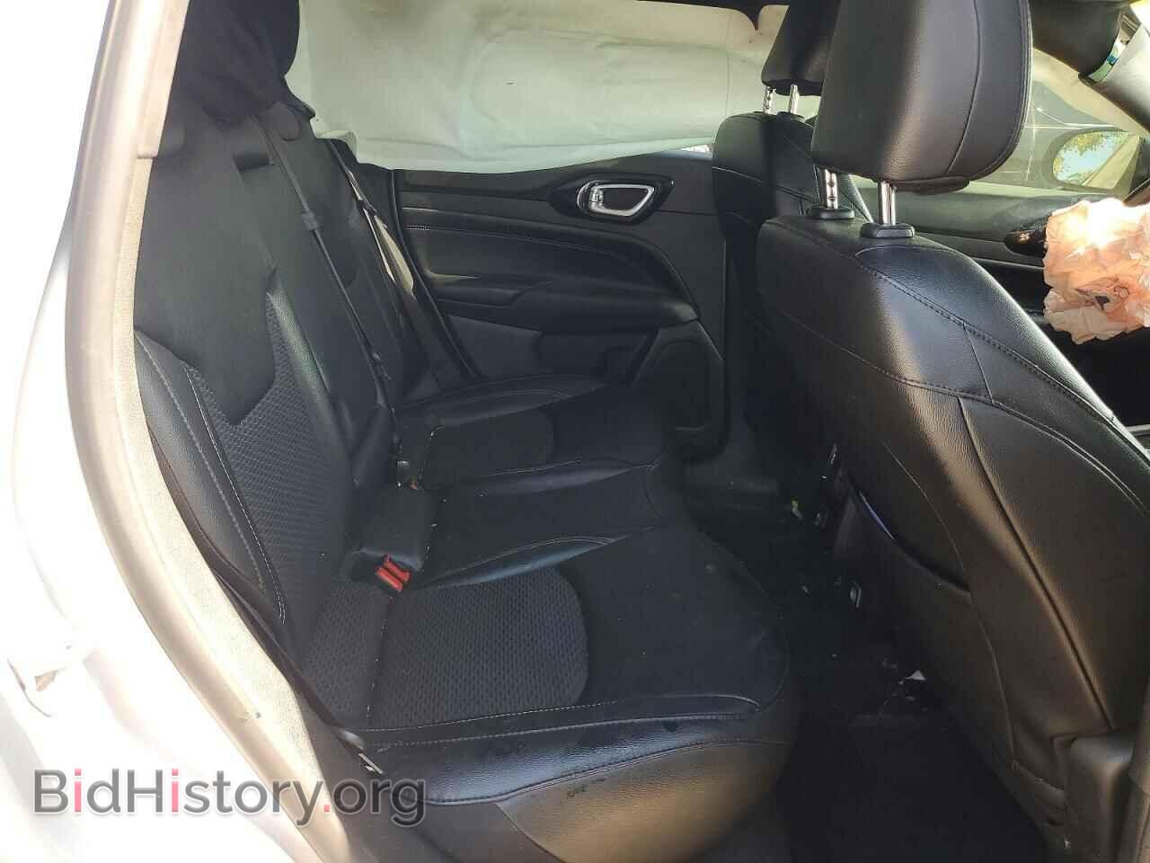 2024 Jeep COMPASS (VIN 3C4NJDBN9RT142561) — photo 11 of 13