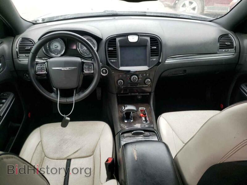 2014 Chrysler 300 (VIN 2C3CCAAG2EH327643) — фото 8 из 12