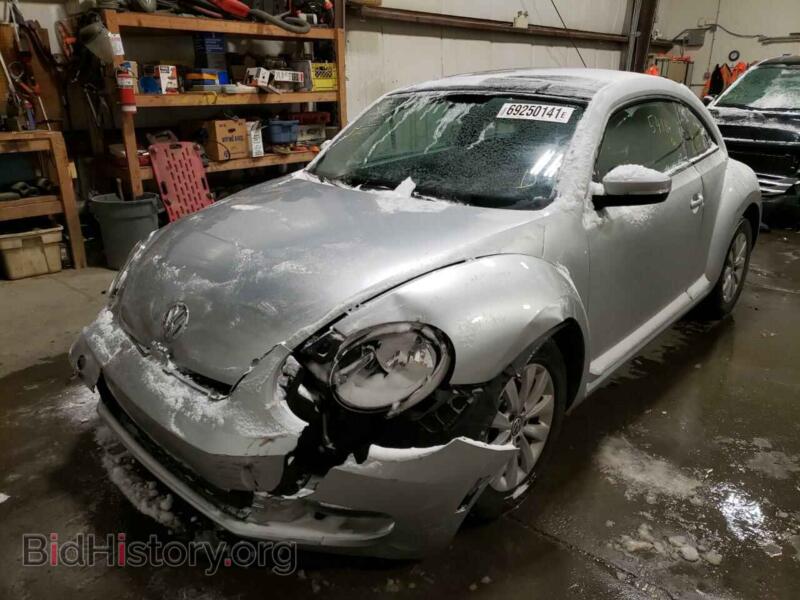 2012 Volkswagen BEETLE (VIN 3VWJX7AT9CM633709) — photo 2 of 10