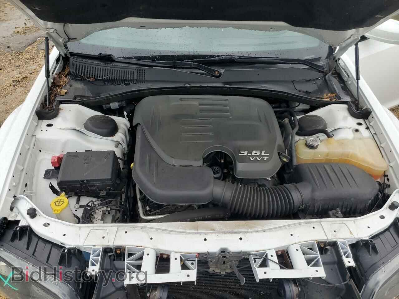 2016 CHRYSLER 300 - VIN: 2C3CCABG2GH261130 - Фото 11