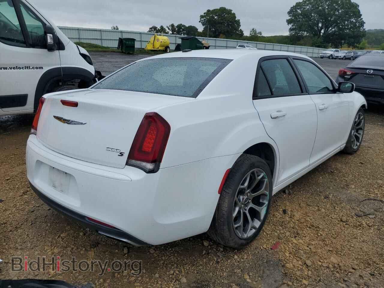 2016 CHRYSLER 300 - VIN: 2C3CCABG2GH261130 - Фото 3