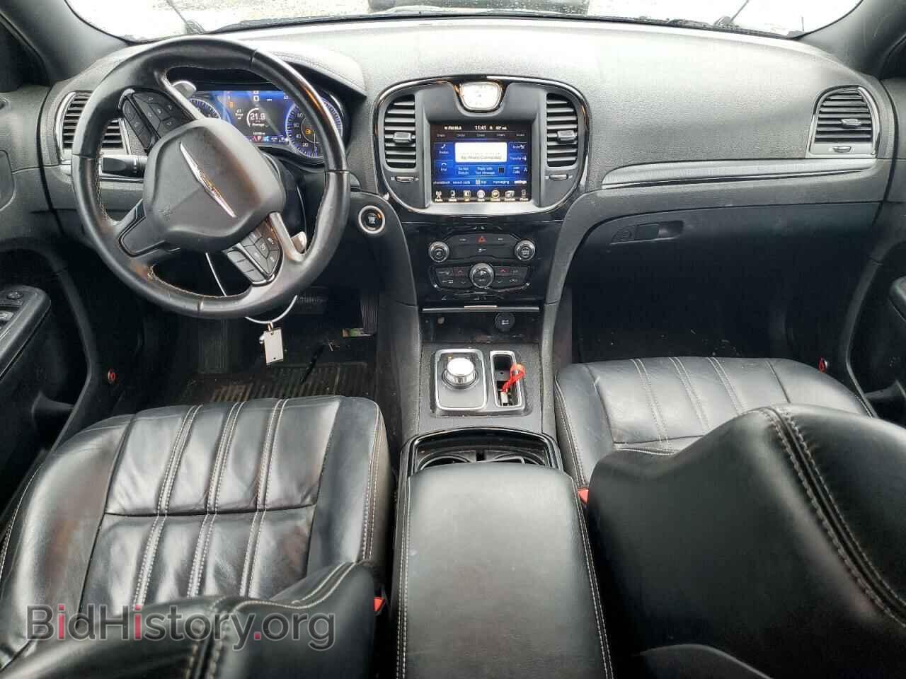 2016 CHRYSLER 300 - VIN: 2C3CCABG2GH261130 - Фото 8