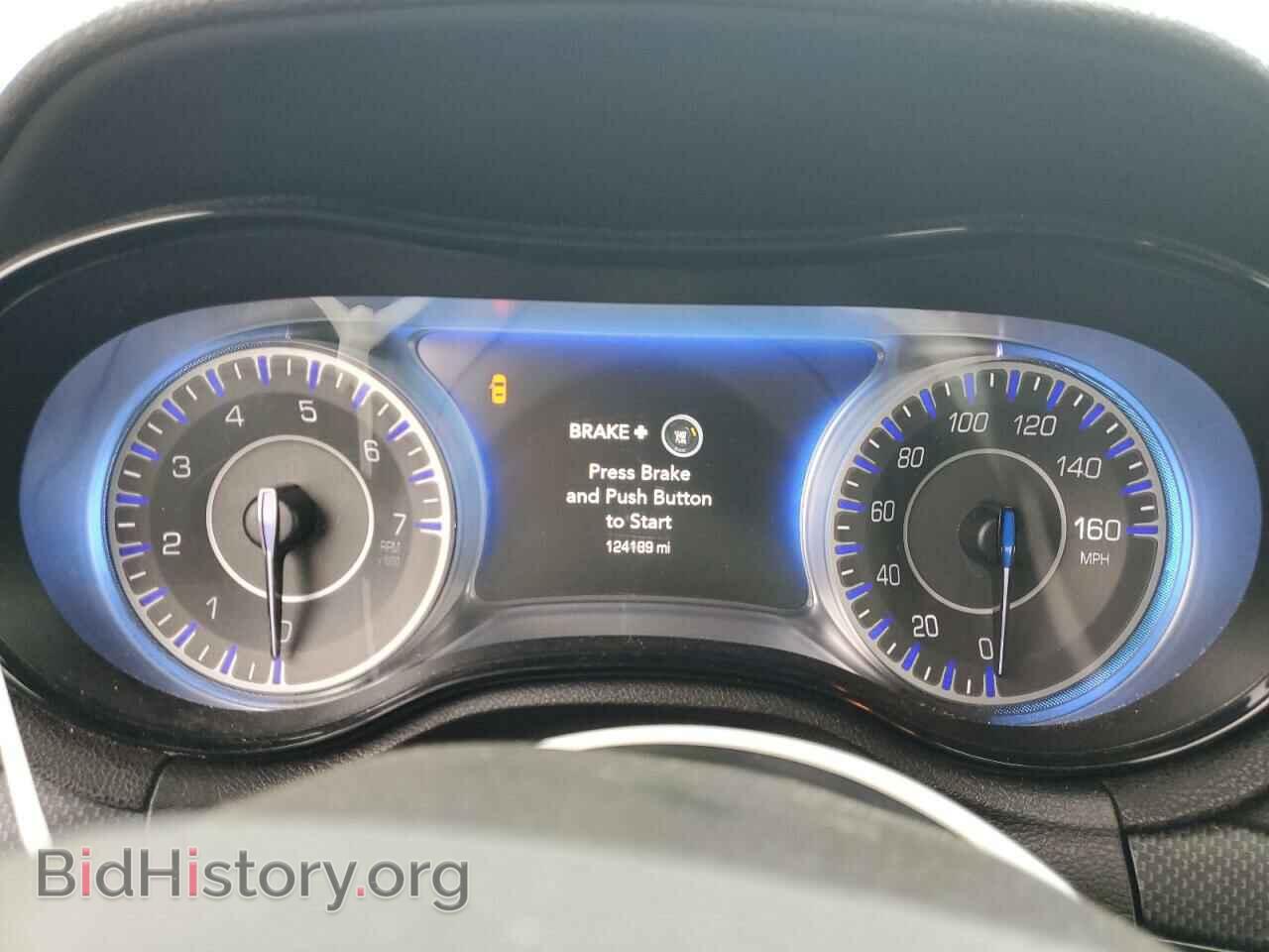 2016 CHRYSLER 300 - VIN: 2C3CCABG2GH261130 - Фото 9