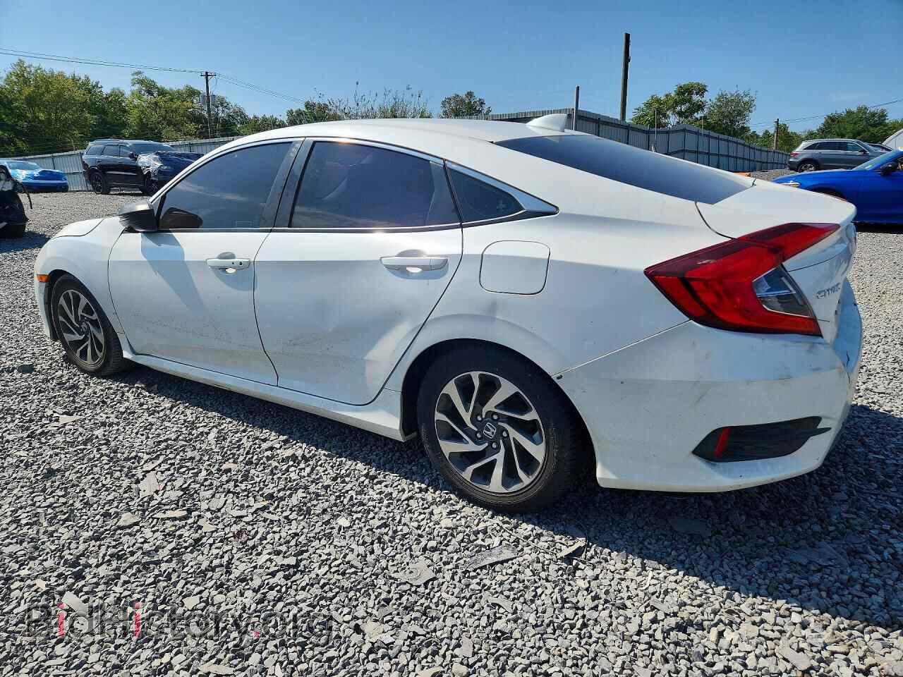 2017 HONDA CIVIC - VIN: 2HGFC2F77HH573620 - Фото 2