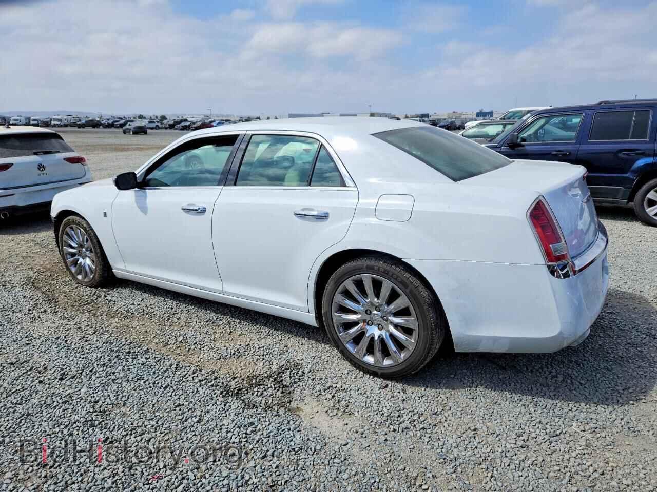 2013 CHRYSLER 300 - VIN: 2C3CCAAG4DH735429 - Photo 2