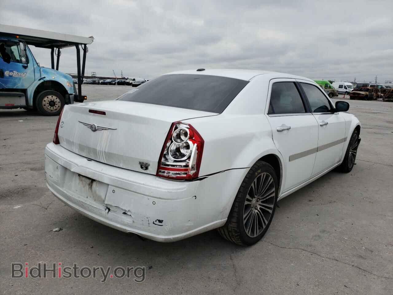 2010 CHRYSLER 300 - VIN: 2C3CA9CT7AH255802 - Фото 4