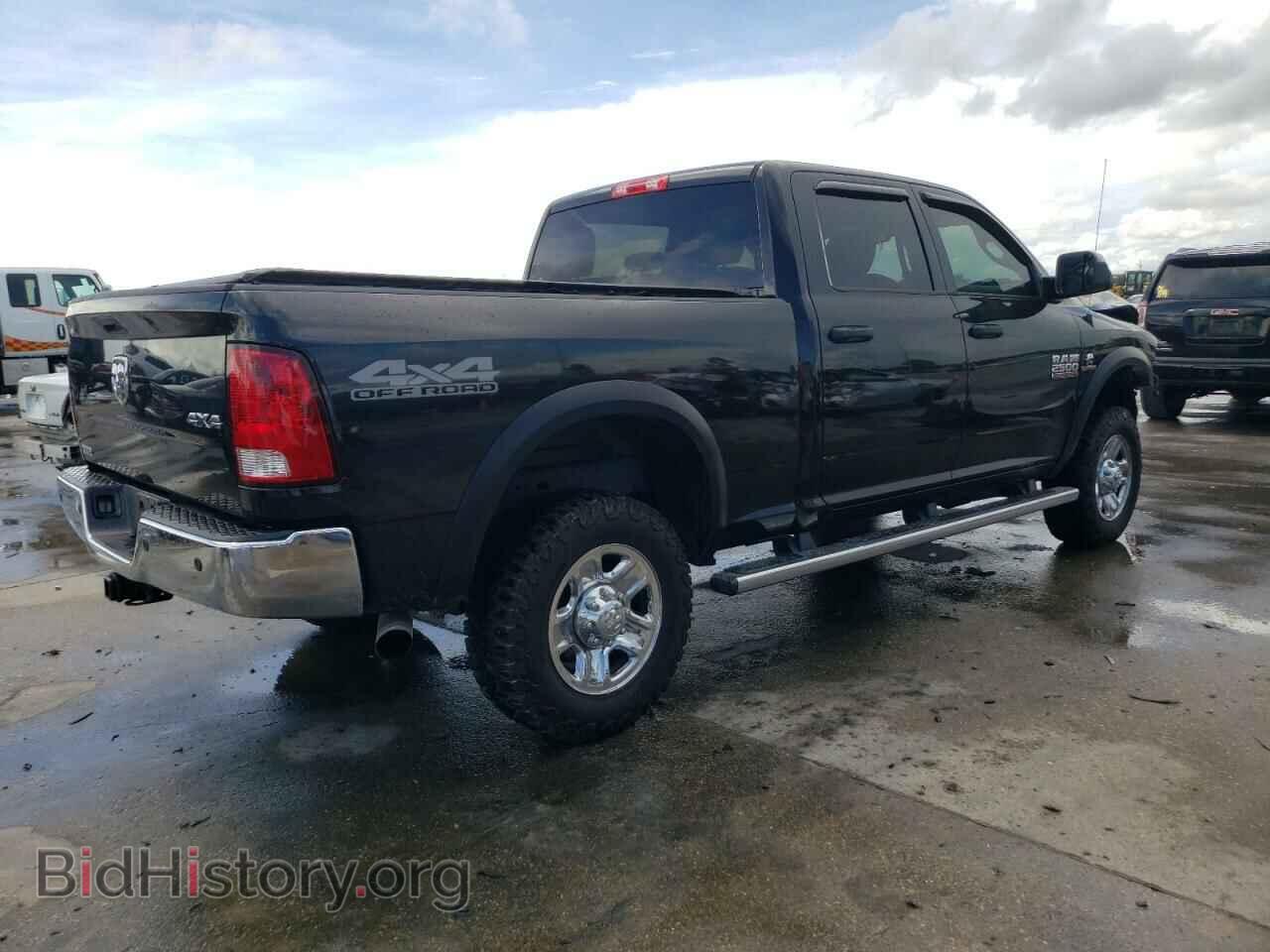 2017 RAM All Models - VIN: 3C6UR5CL1HG685411 - Photo 3