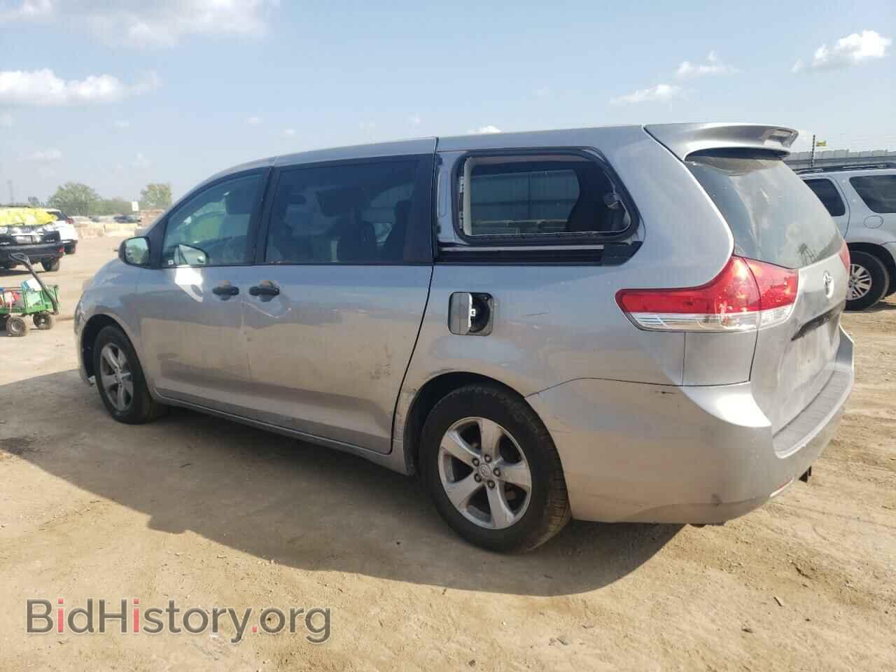 2011 TOYOTA SIENNA - VIN: 5TDKA3DC4BS007741 - Фото 2