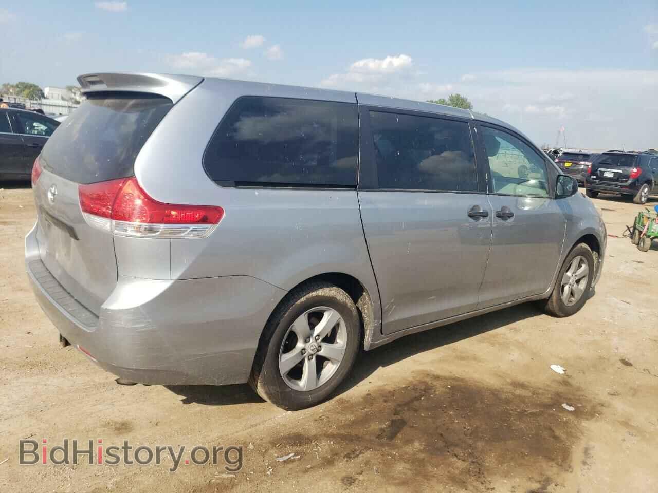 2011 TOYOTA SIENNA - VIN: 5TDKA3DC4BS007741 - Фото 3