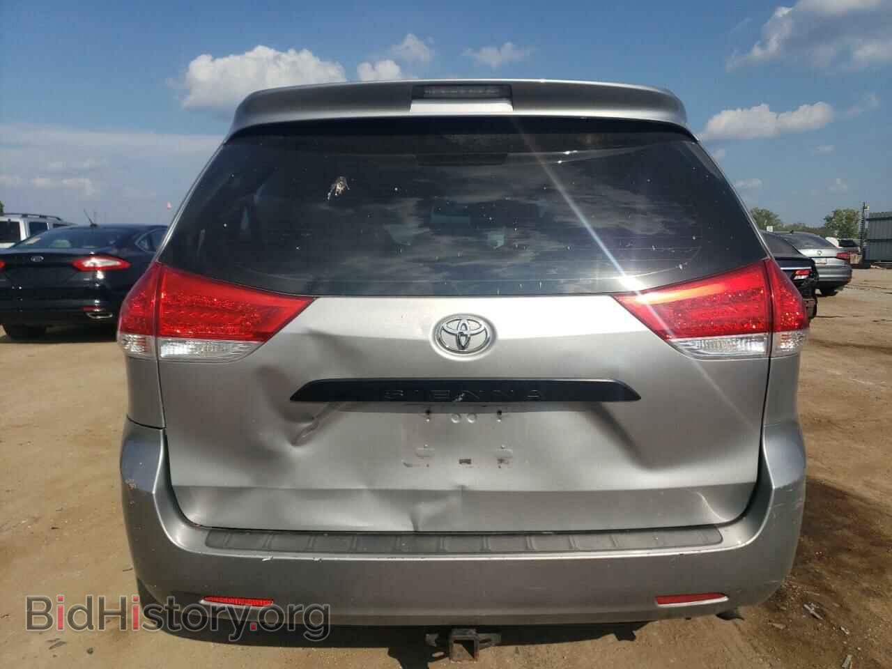 2011 TOYOTA SIENNA - VIN: 5TDKA3DC4BS007741 - Фото 6
