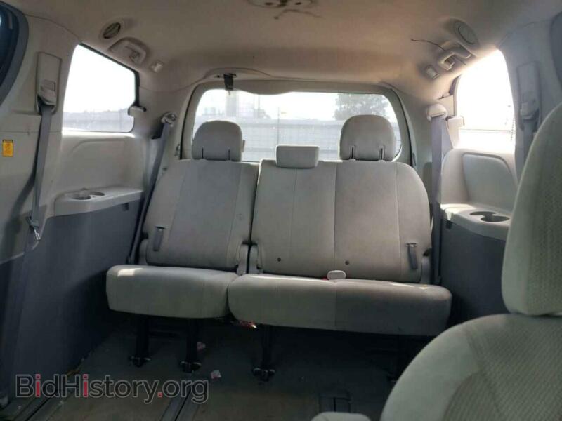 2011 Toyota SIENNA (VIN 5TDKA3DC4BS007741) — фото 10 из 13