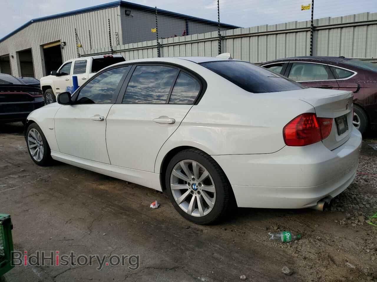 2011 BMW 3 SERIES - VIN: WBAPH7C53BE678297 - Фото 2