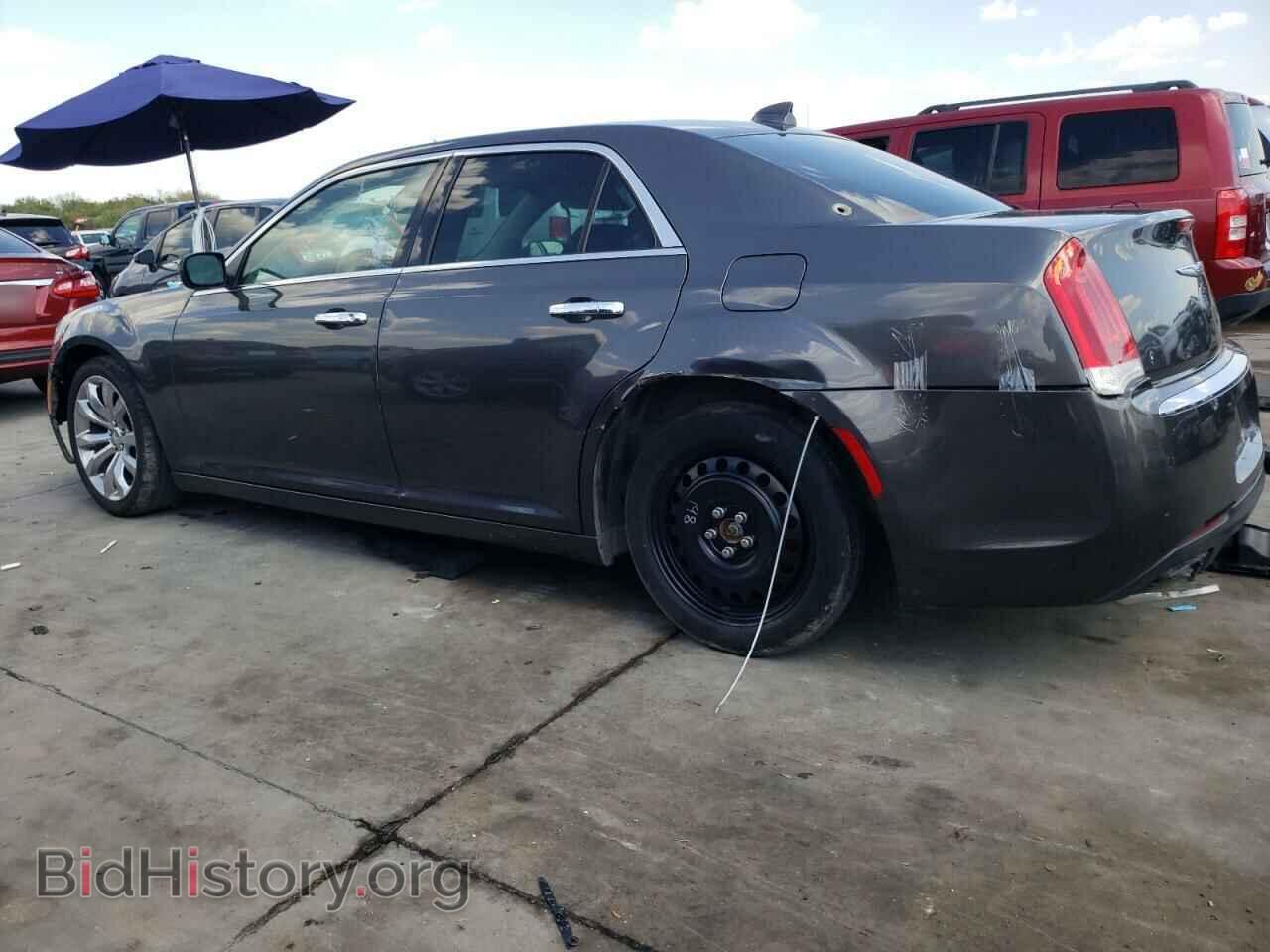 2019 CHRYSLER 300 - VIN: 2C3CCAEG5KH568599 - Фото 2