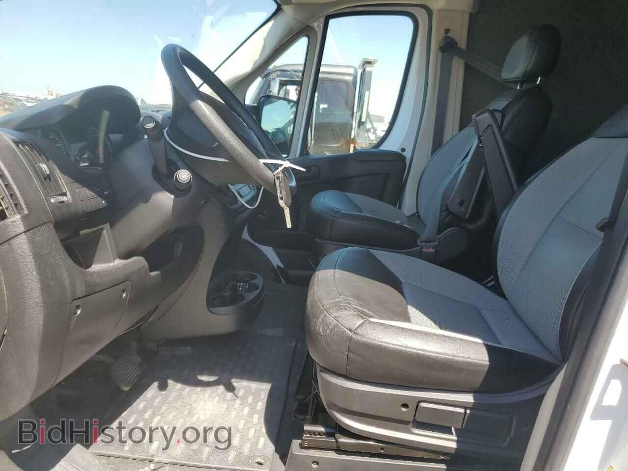 2018 RAM All Models - VIN: 3C6URVHGXJE160330 - Фото 7