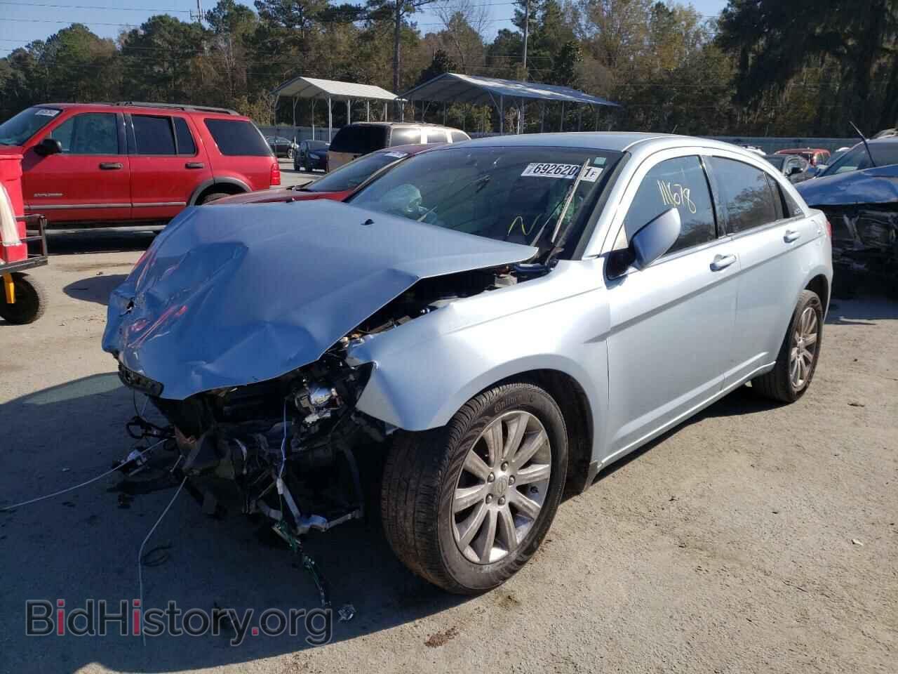 2013 CHRYSLER 200 - VIN: 1C3CCBBB7DN571013 - Фото 2