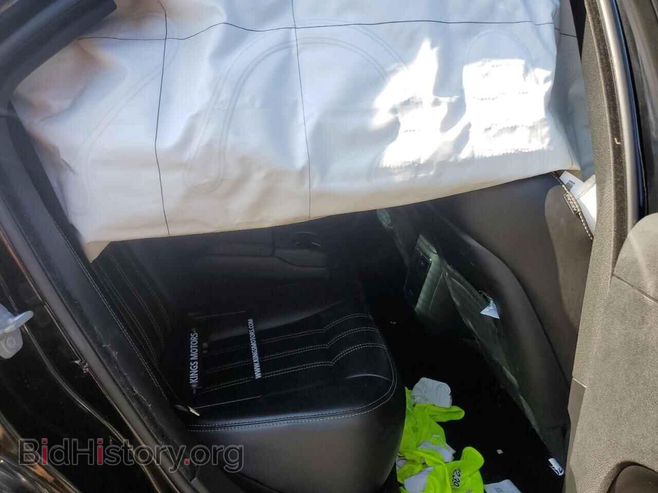 2019 CHRYSLER 300 - VIN: 2C3CCAGG8KH648900 - Фото 10