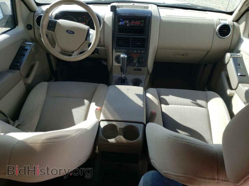2006 Ford EXPLORER (VIN 1FMEU73E66UB53716) — photo 8 of 13