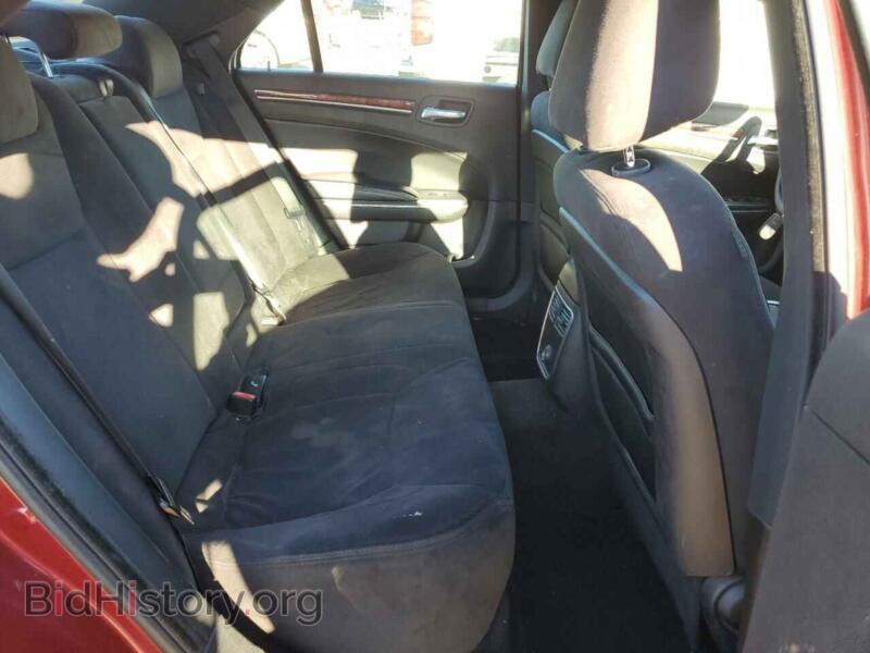 2012 Chrysler 300 (VIN 2C3CCAAG3CH135046) — photo 10 of 12