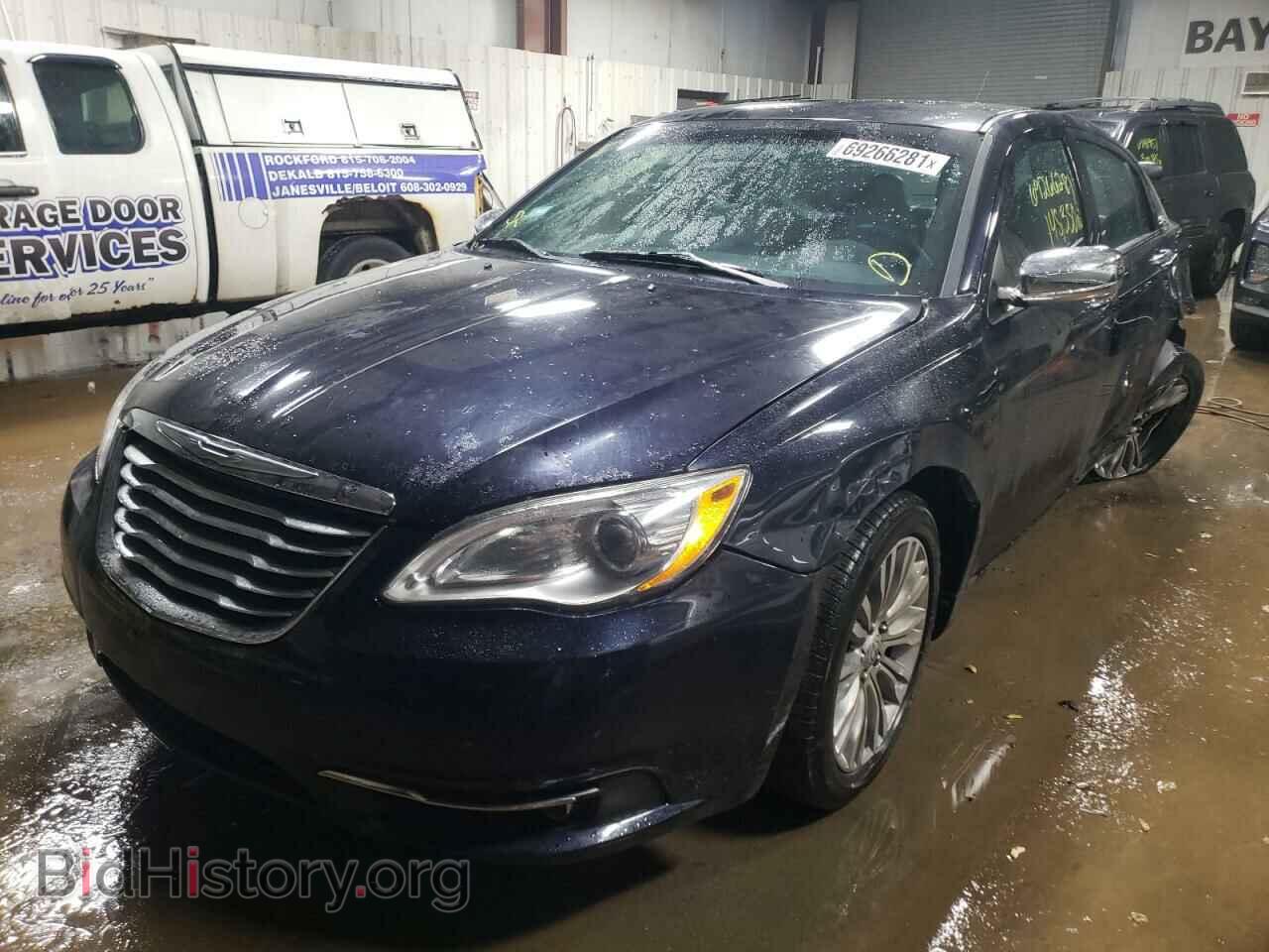 2011 CHRYSLER 200 - VIN: 1C3BC2FB2BN504032 - Фото 2