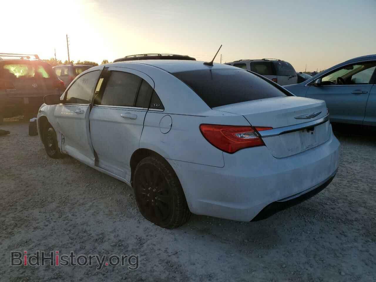 2012 CHRYSLER 200 - VIN: 1C3CCBAB5CN105029 - Фото 2