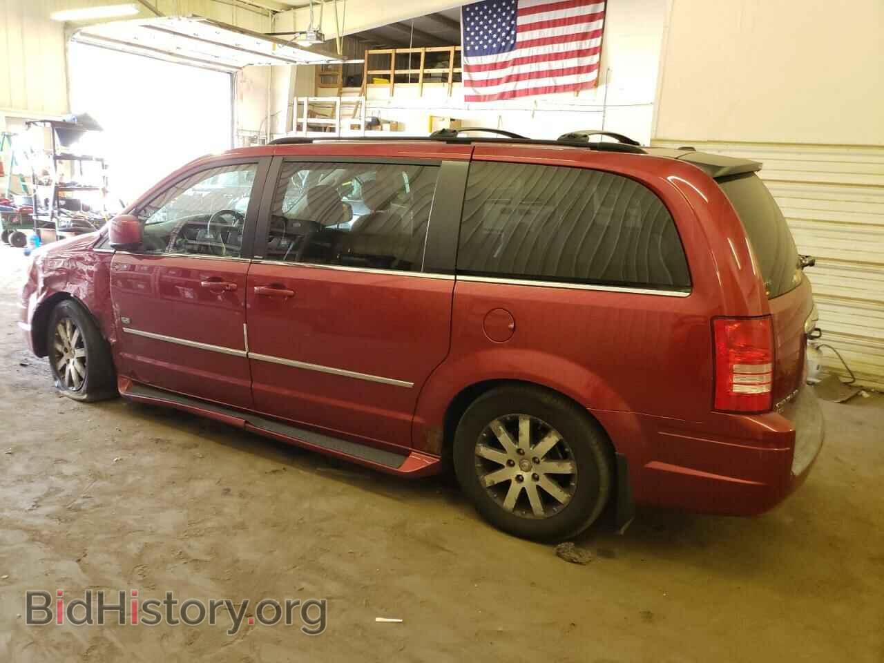 2009 CHRYSLER MINIVAN - VIN: 2A8HR54X79R661162 - Фото 2