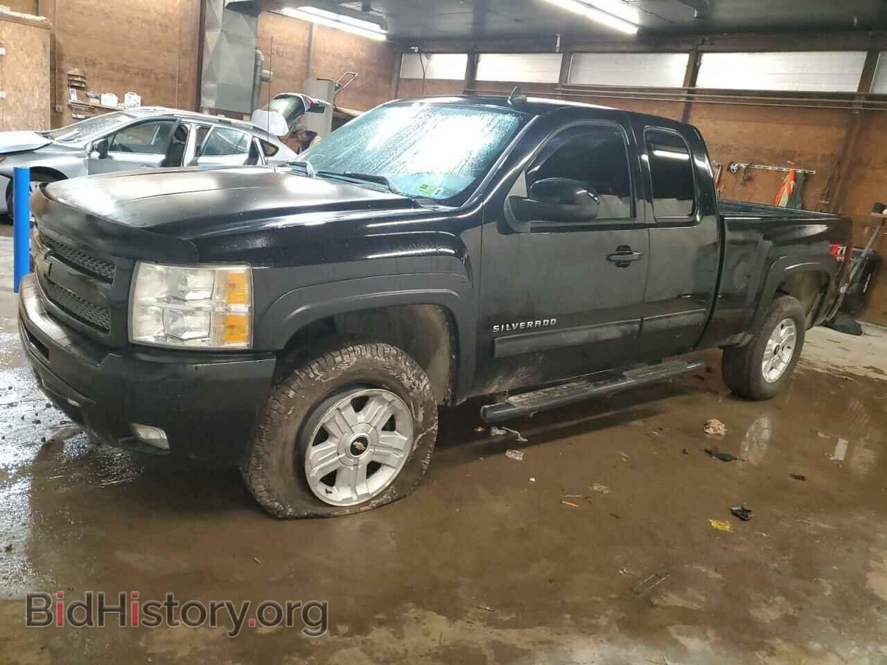 Photo 1GCRKSE34BZ306049 - CHEVROLET ALL Models 2011
