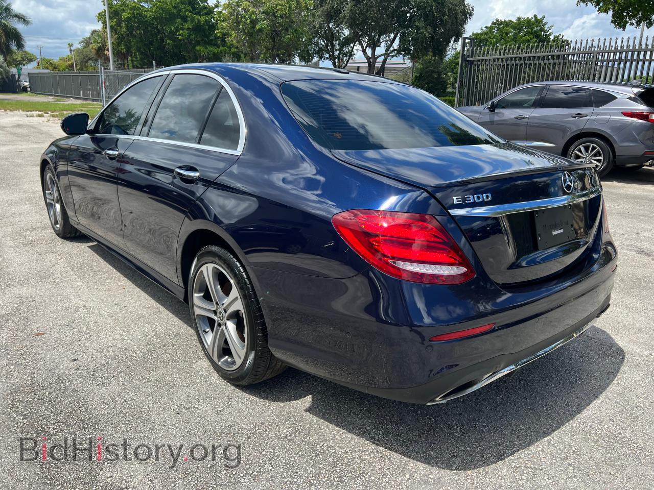 2018 MERCEDES-BENZ E-CLASS - VIN: WDDZF4JB8JA371664 - Фото 2