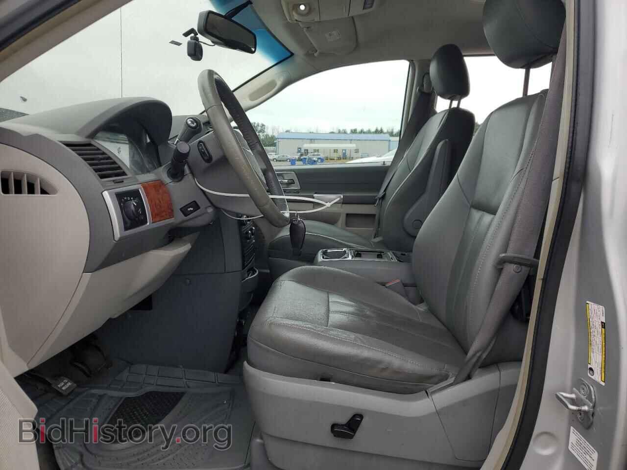 2008 CHRYSLER MINIVAN - VIN: 2A8HR54P58R682817 - Фото 7