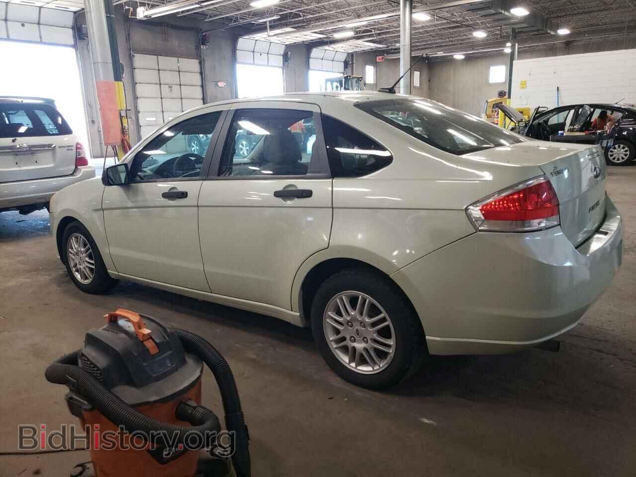 2010 FORD FOCUS - VIN: 1FAHP3FN8AW257768 - Фото 2