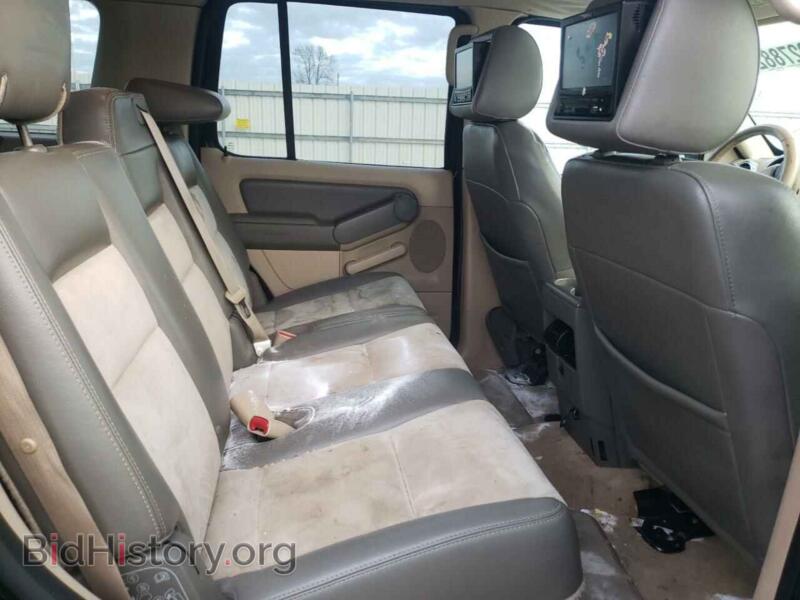 2006 Ford EXPLORER (VIN 1FMEU74E76UB45820) — photo 6 of 10