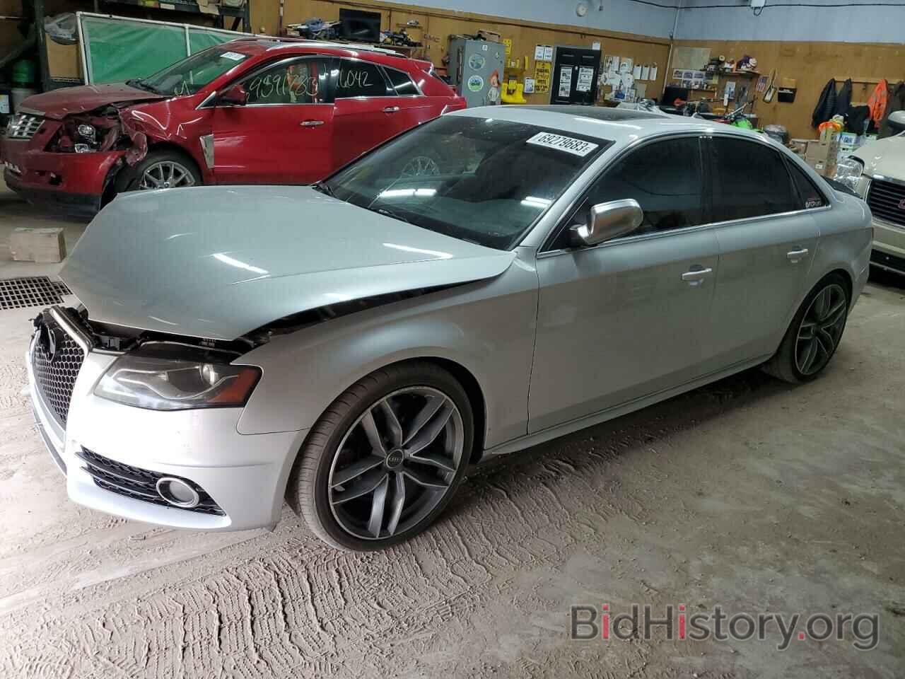 Photo WAUBGAFL8AA022932 - AUDI S4/RS4 2010