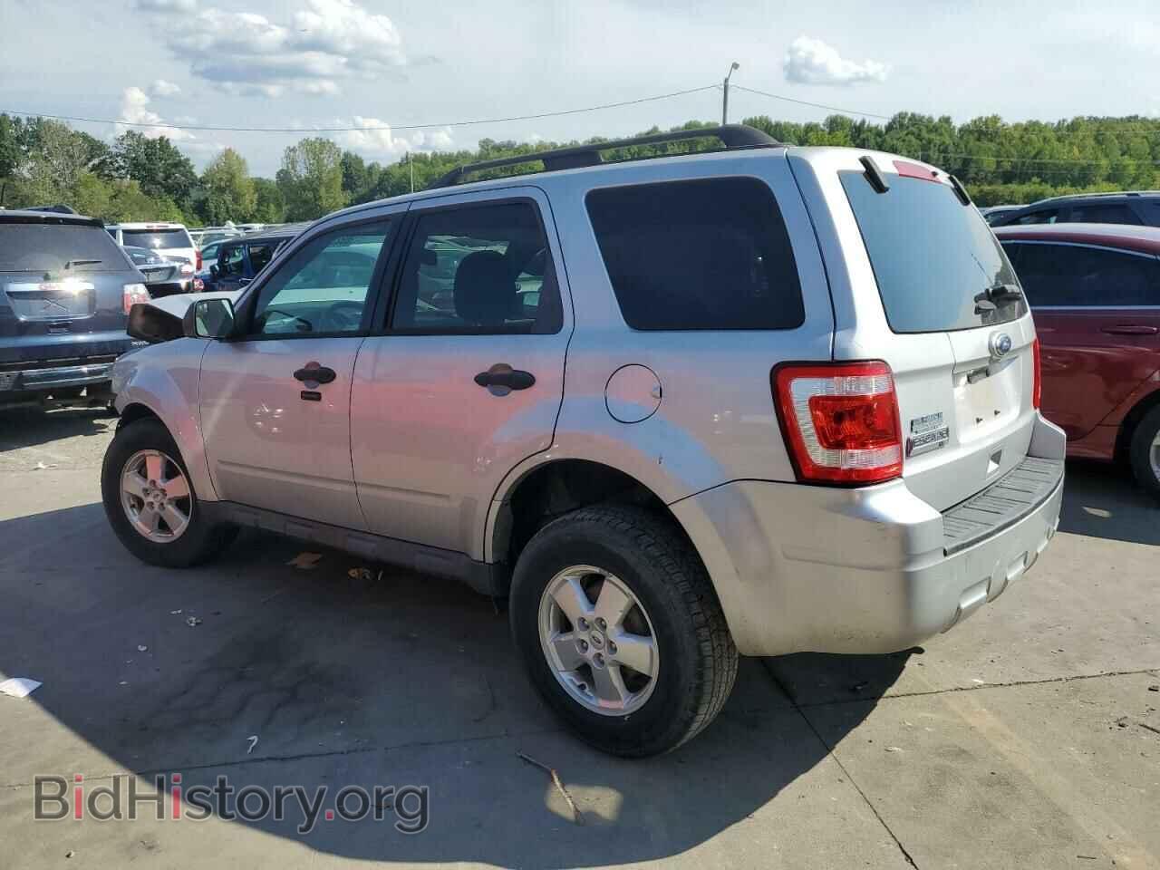 2011 FORD ESCAPE - VIN: 1FMCU0D71BKB54275 - Фото 2
