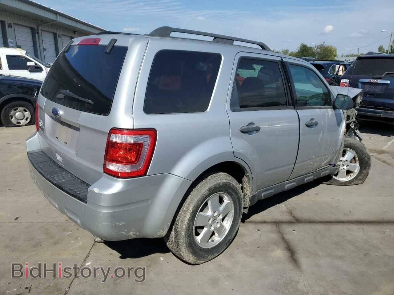 2011 FORD ESCAPE - VIN: 1FMCU0D71BKB54275 - Фото 3