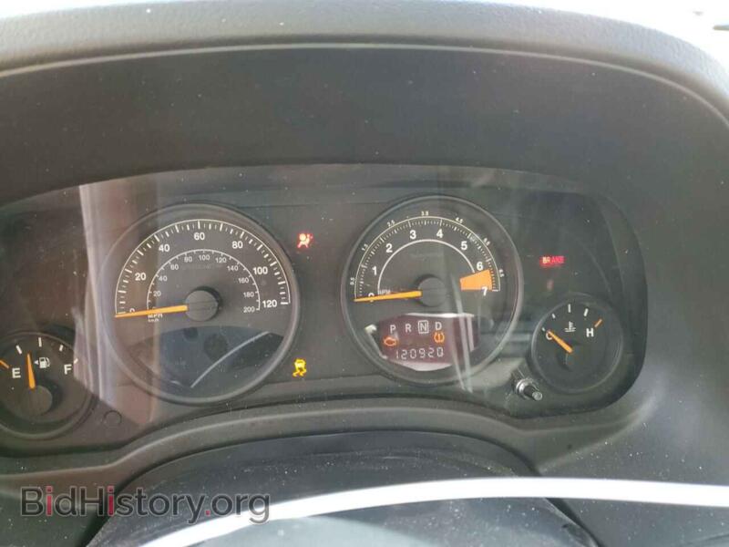 2015 Jeep COMPASS (VIN 1C4NJDBB7FD271082) — photo 9 of 13