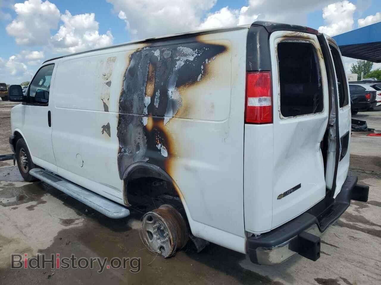 2021 CHEVROLET EXPRESS - VIN: 1GCWGAF72M1267009 - Фото 2