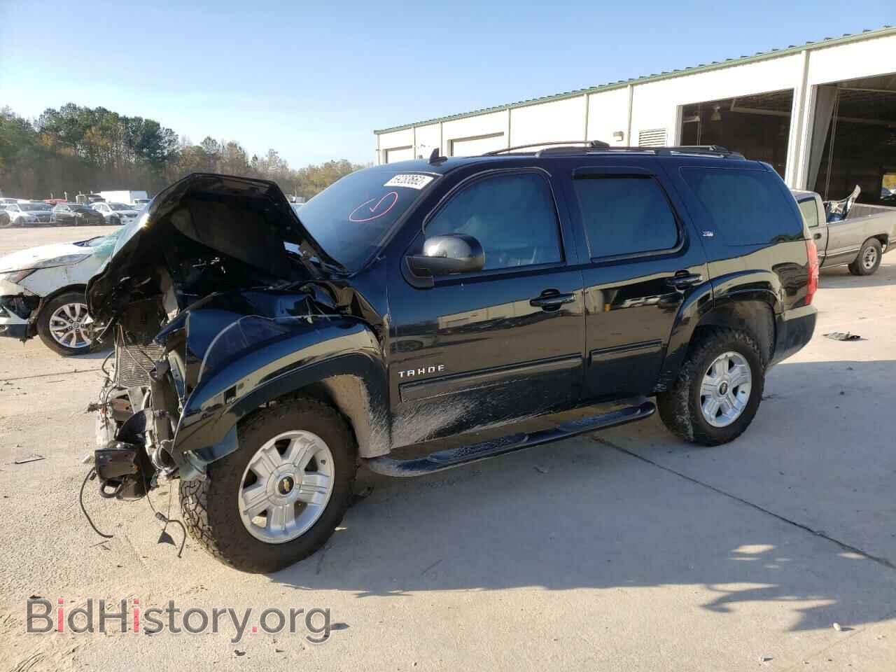 Photo 1GNSKBE02BR151595 - CHEVROLET TAHOE 2011