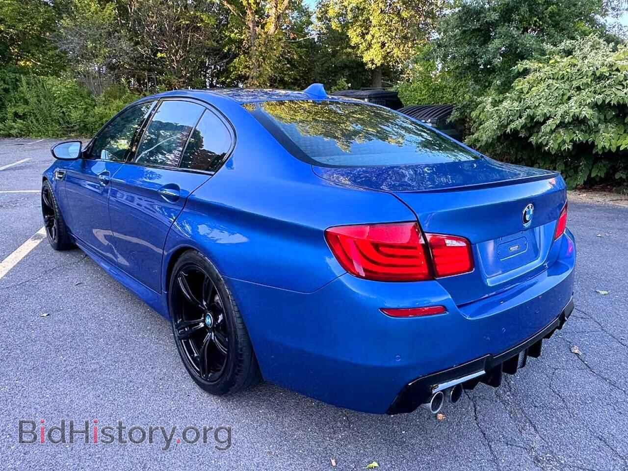 2013 BMW M5 - VIN: WBSFV9C50DD096758 - Фото 2