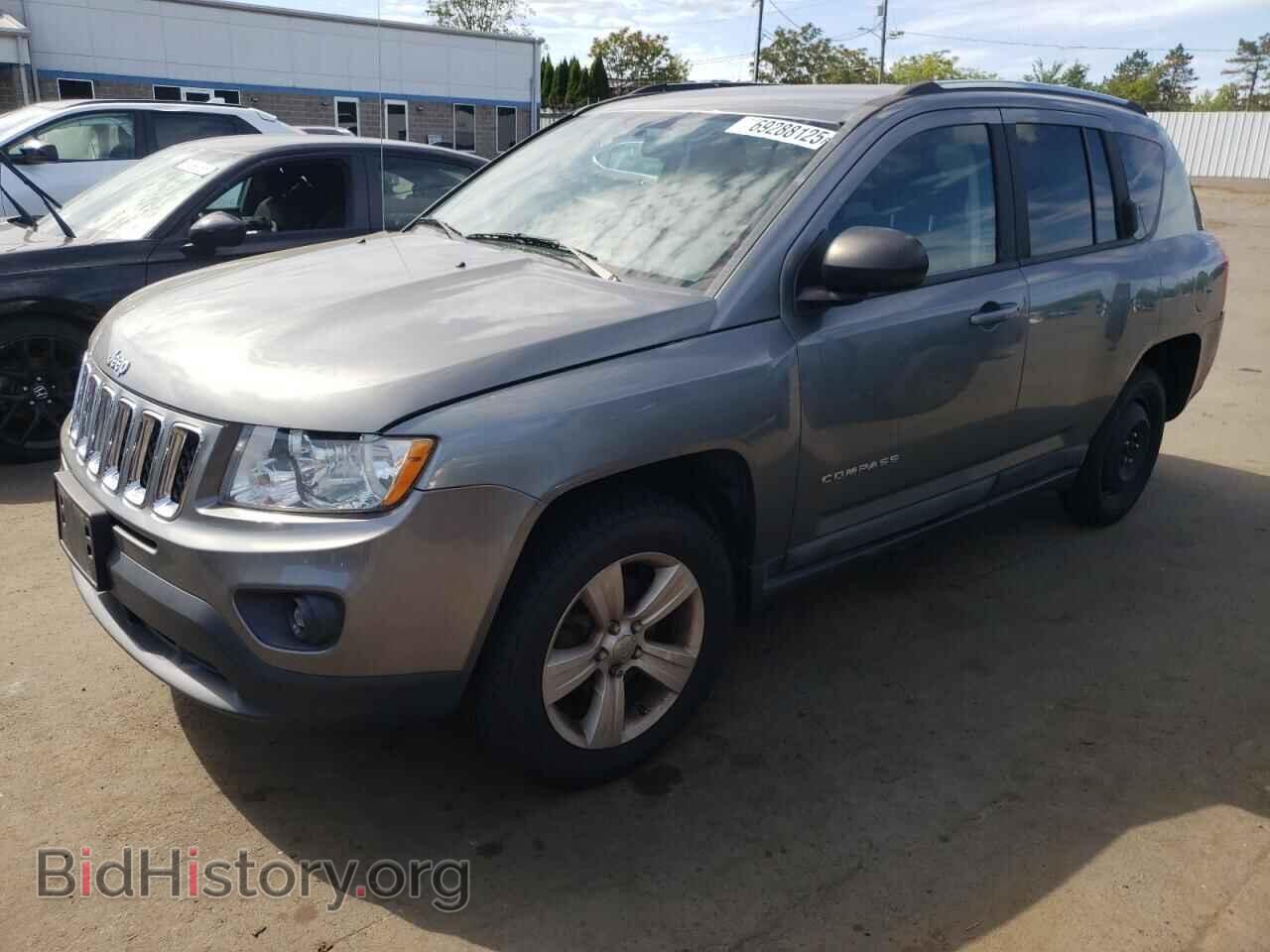 Photo 1J4NF1FB9BD277187 - JEEP COMPASS 2011