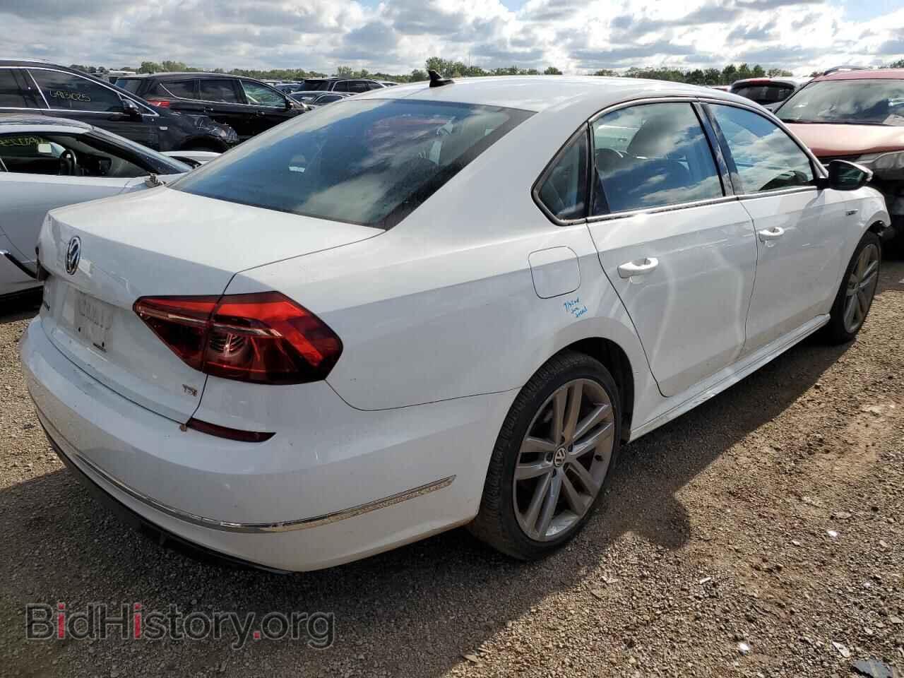 2018 VOLKSWAGEN PASSAT - VIN: 1VWAA7A39JC043302 - Фото 3