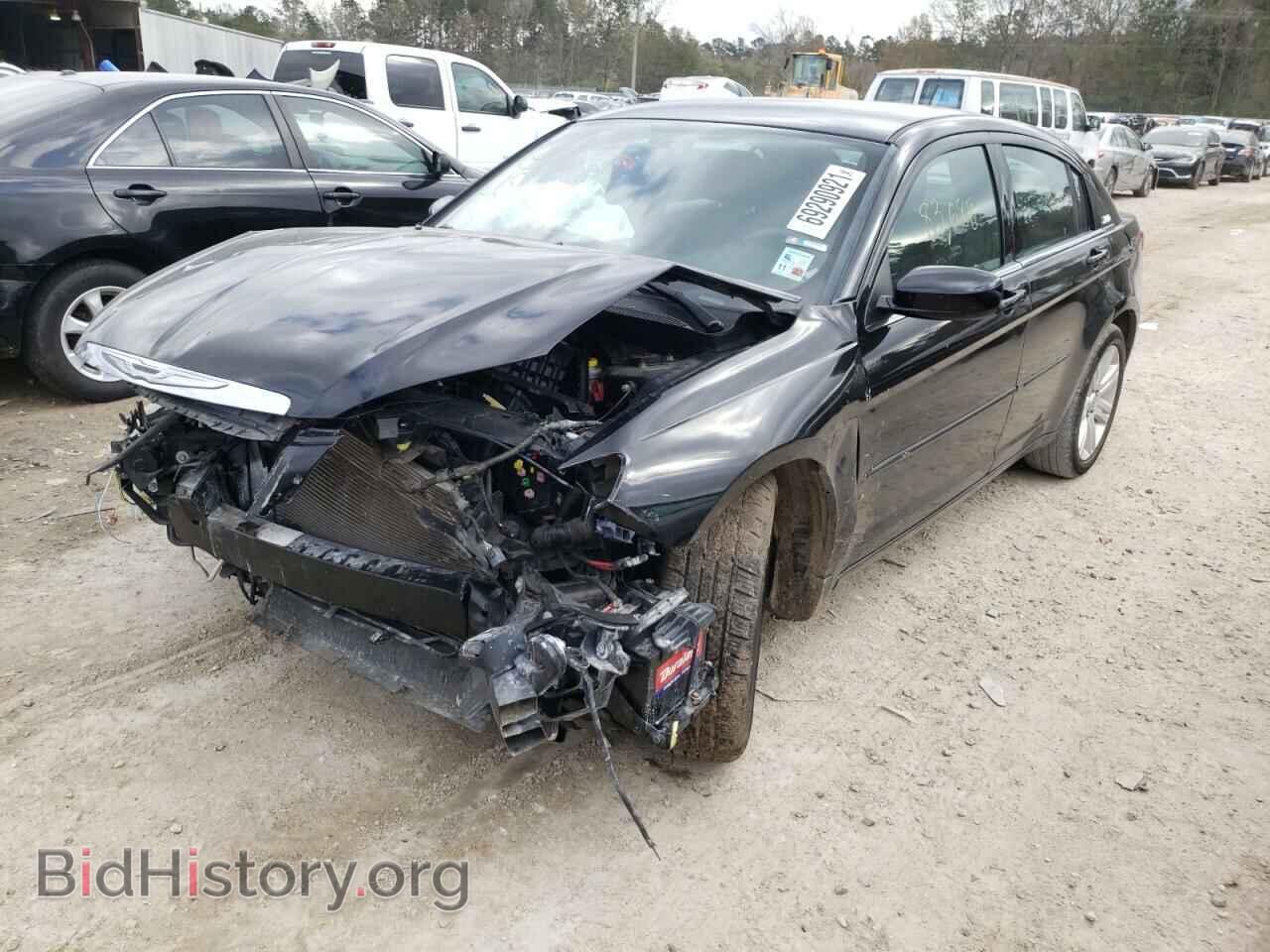 2012 CHRYSLER 200 - VIN: 1C3CCBABXCN208088 - Фото 2