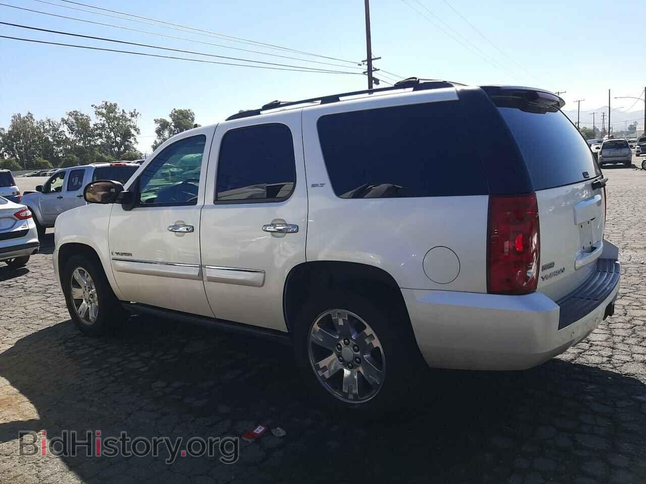 2008 GMC YUKON - VIN: 1GKFC13008R262017 - Фото 2