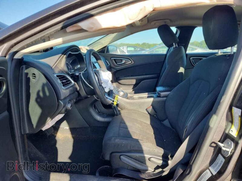 2016 Chrysler 200 (VIN 1C3CCCAB1GN102057) — photo 7 of 15