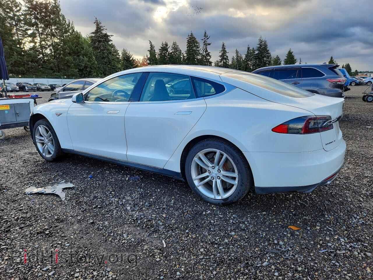 2013 TESLA MODEL S - VIN: 5YJSA1CN2DFP05876 - Photo 2
