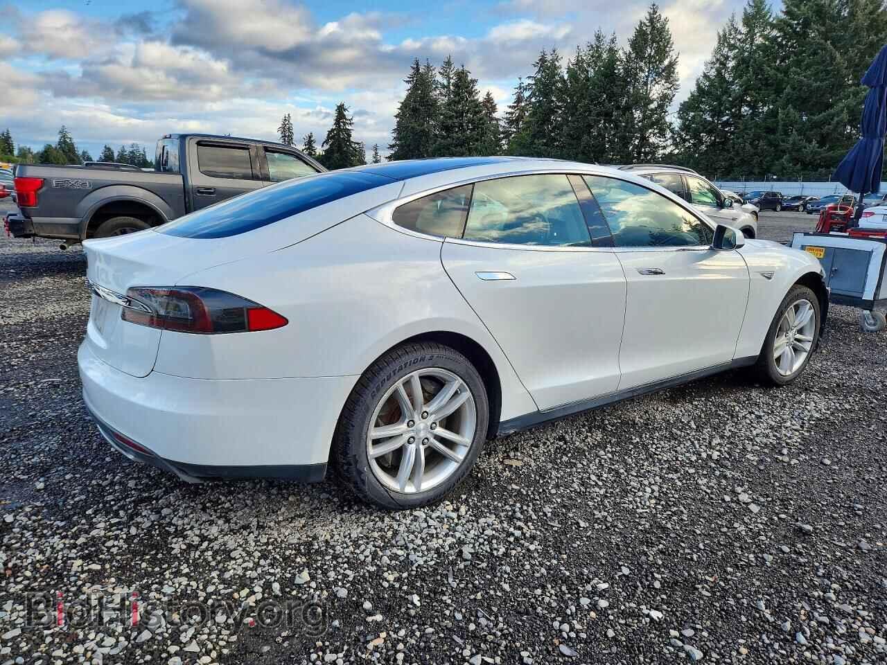 2013 TESLA MODEL S - VIN: 5YJSA1CN2DFP05876 - Photo 3