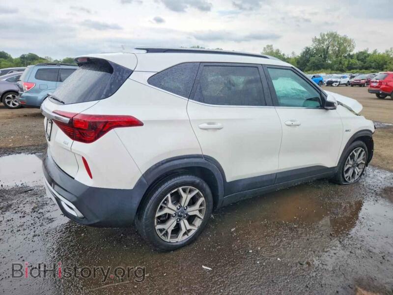 2021 Kia SELTOS (VIN KNDERCAA4M7226768) — photo 3 of 16
