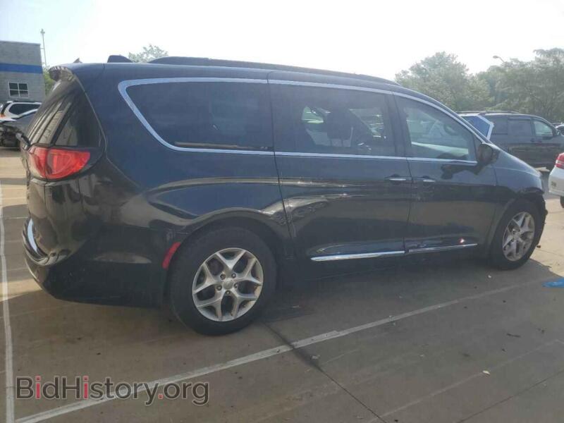 2017 Chrysler PACIFICA (VIN 2C4RC1BG6HR661483) — photo 3 of 16